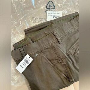 *NWT* men’s LL Bean cargo pants size 42x30​